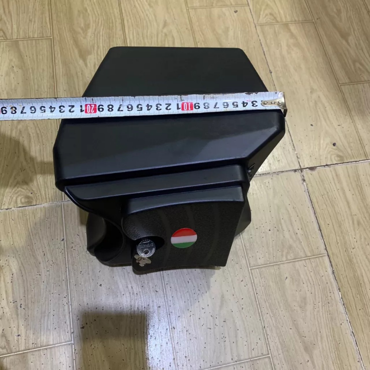 Thùng giữa để đồ gắn cho xe tay ga