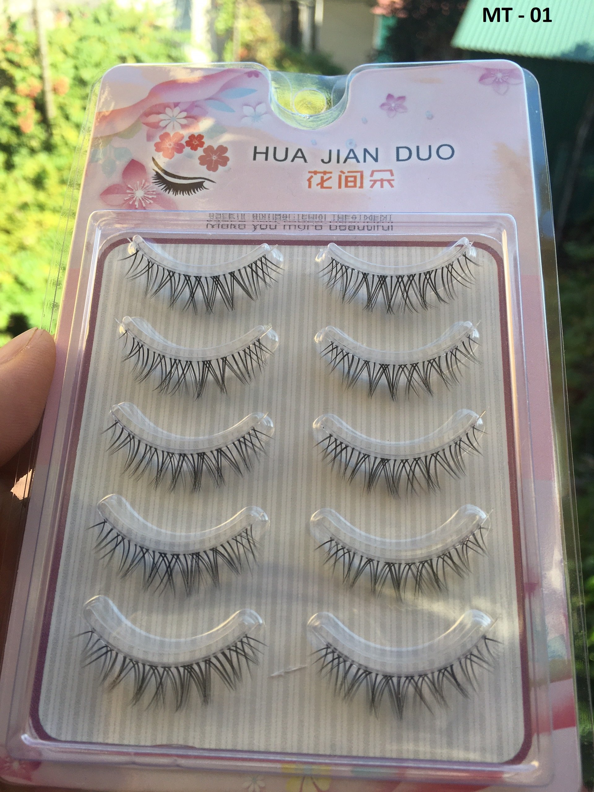 Lông mi giả gân trong Tự nhiên