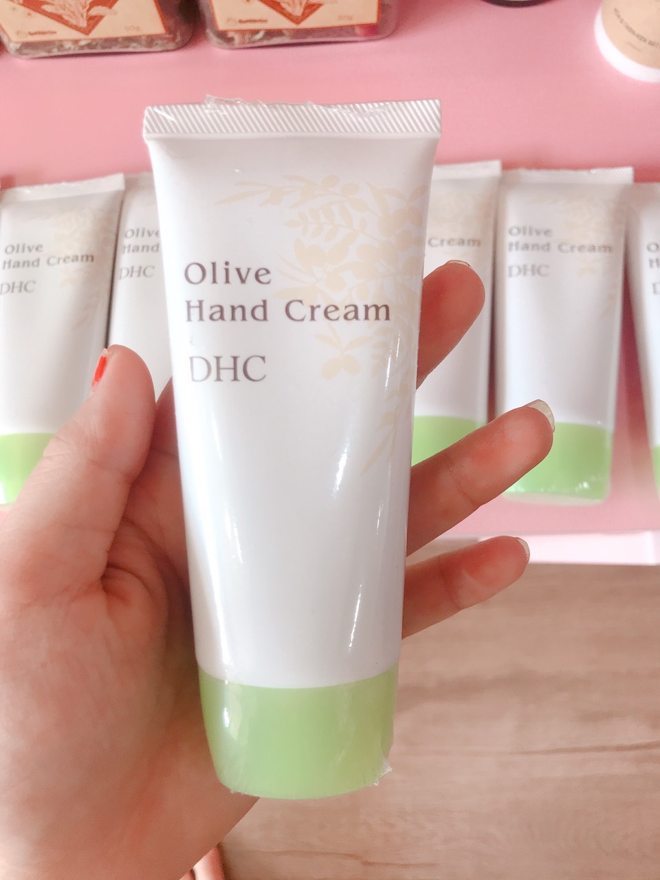 KEM DƯỠNG DA TAY OLIVE HAND CREAM