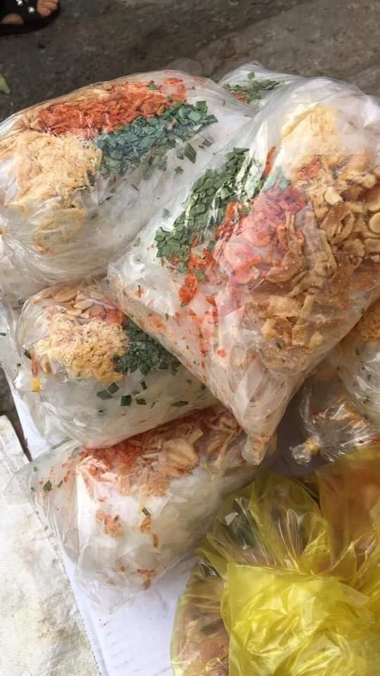 9 bịch bánh tráng trộn
