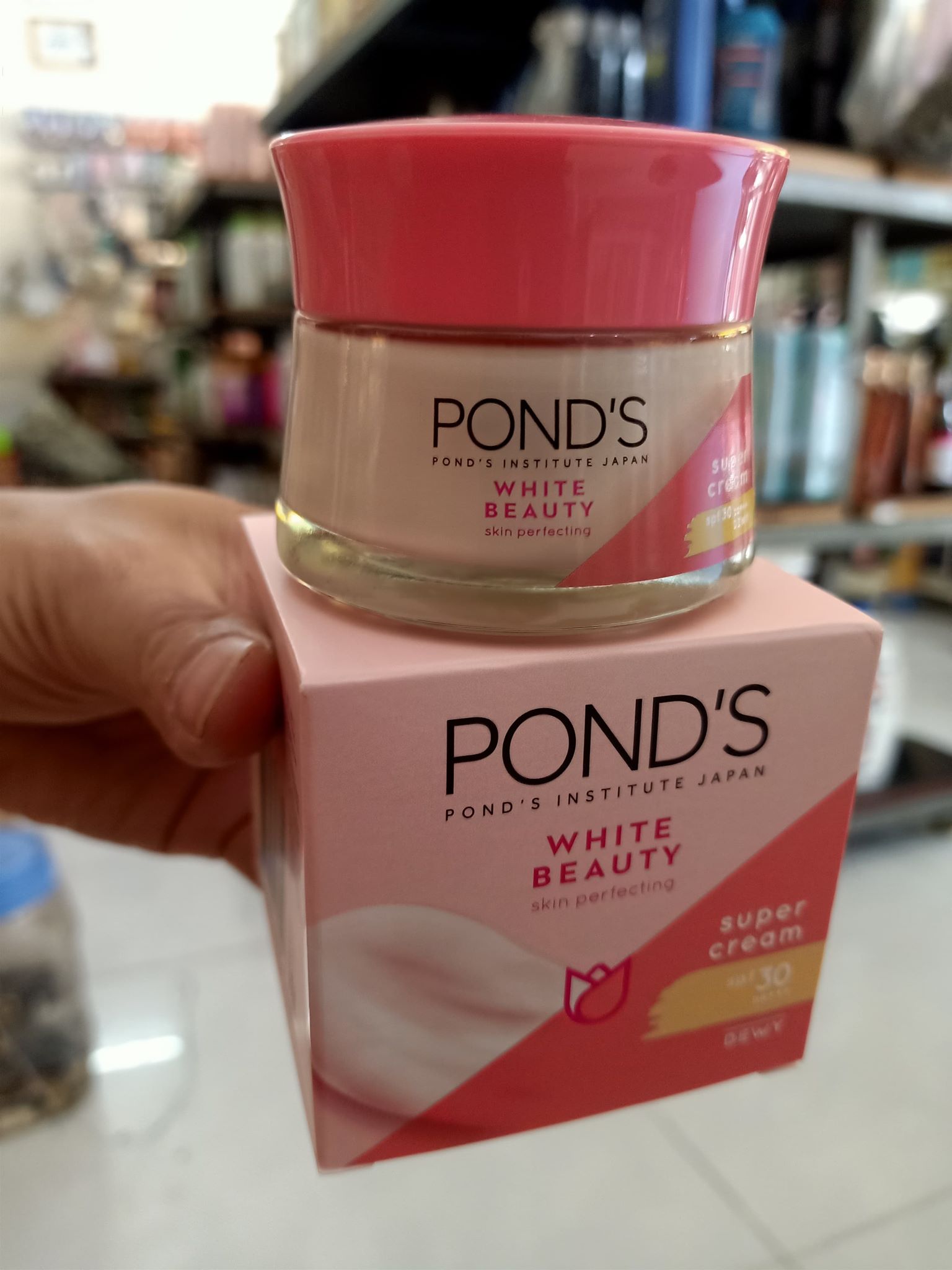 Kem Pond’s dưỡng da ban đêm