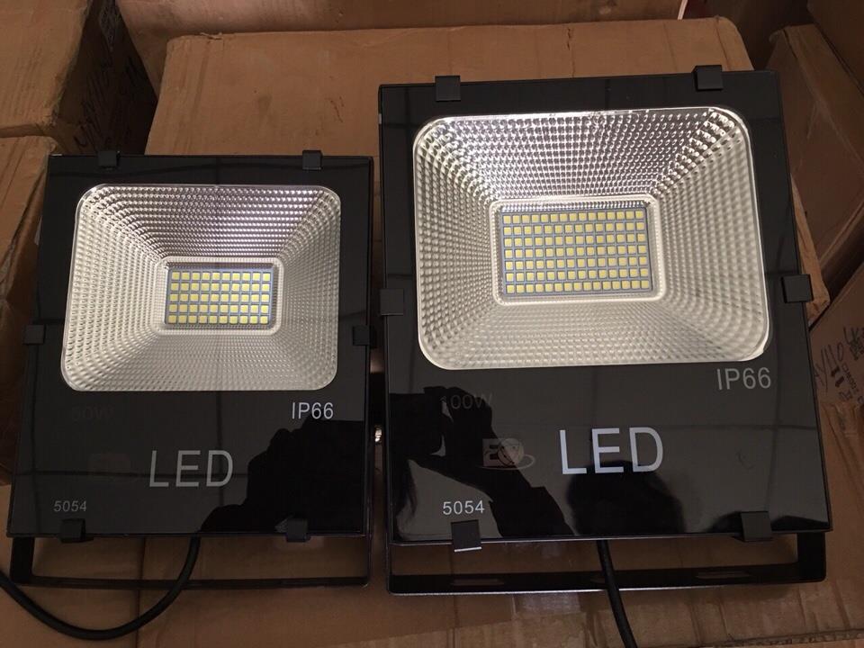 Đèn pha LED 100W đủ 100% công suất