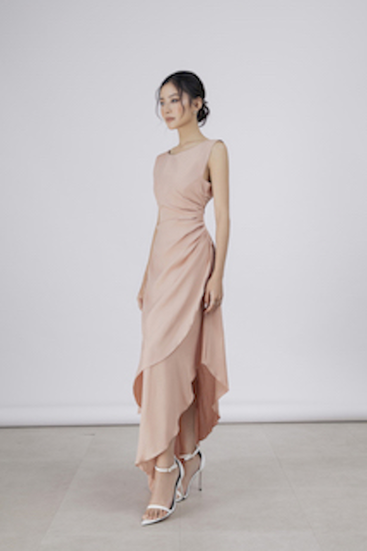 Des Fleurs đầm vạt chéo cuốn biên lượn sóng Pixie Long Dress