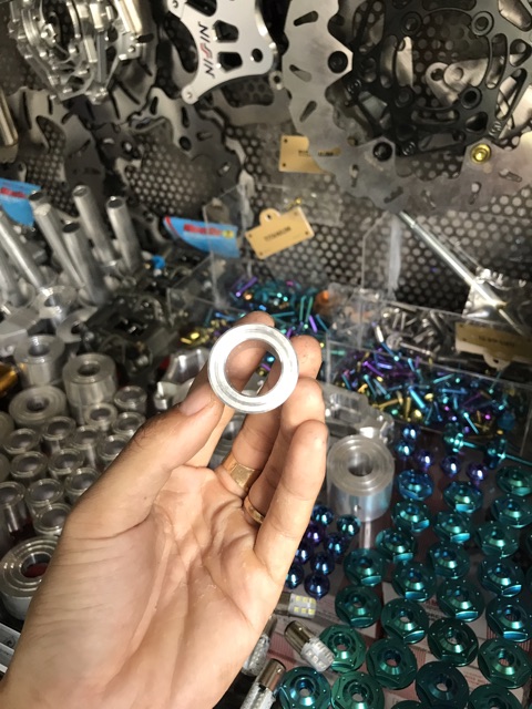 [HCM]tiêu nhôm cnc gắn cho lon cbr