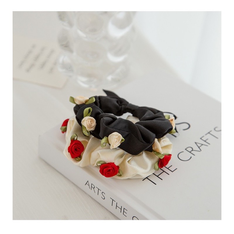 Scrunchies cột tóc lụa đính nơ và hoa hồng