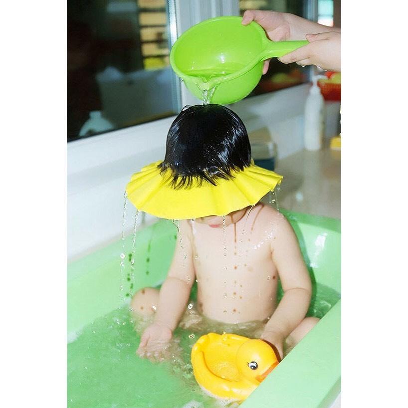 Mũ chắn nước cho bé gội đầu, cắt tóc, đi nắng.