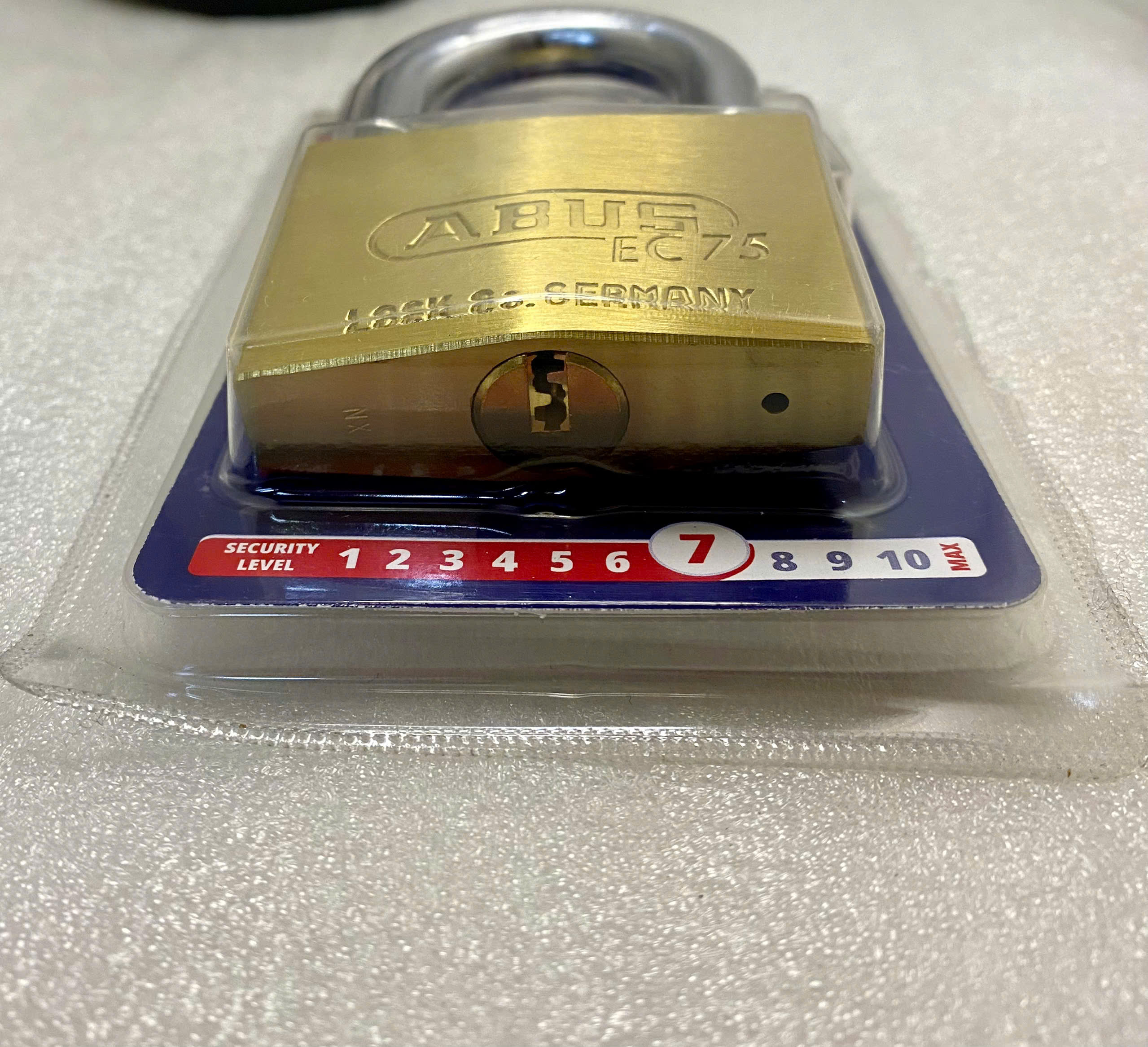 [Hcm]Abus 75/60 Abus 75 Push-Click Lock Size 60mm 4 High-Quality Computerized Keys, Safe and Secure