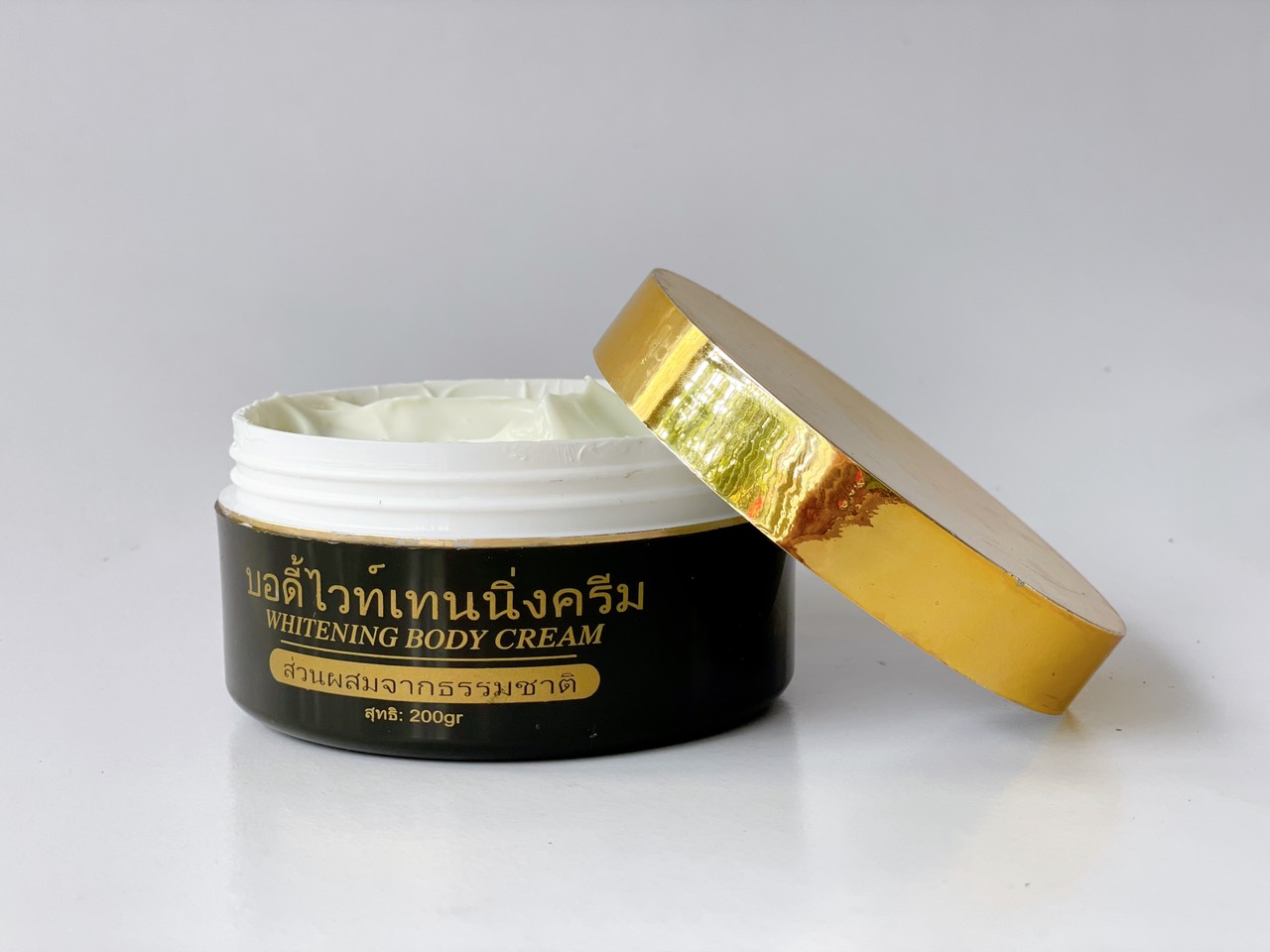 Kem trắng da Thái Lan