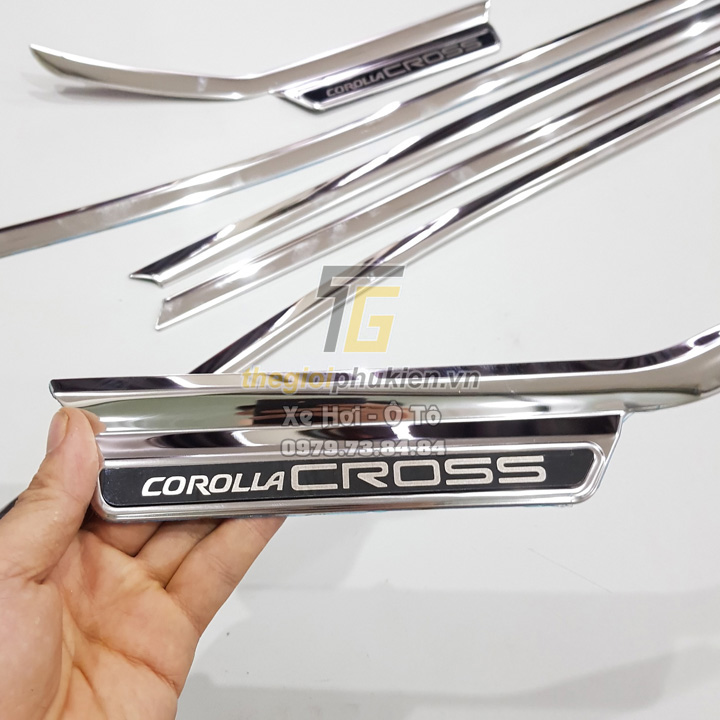 Bộ Nẹp Chân kính INOX Toyota Corolla Cross 2020