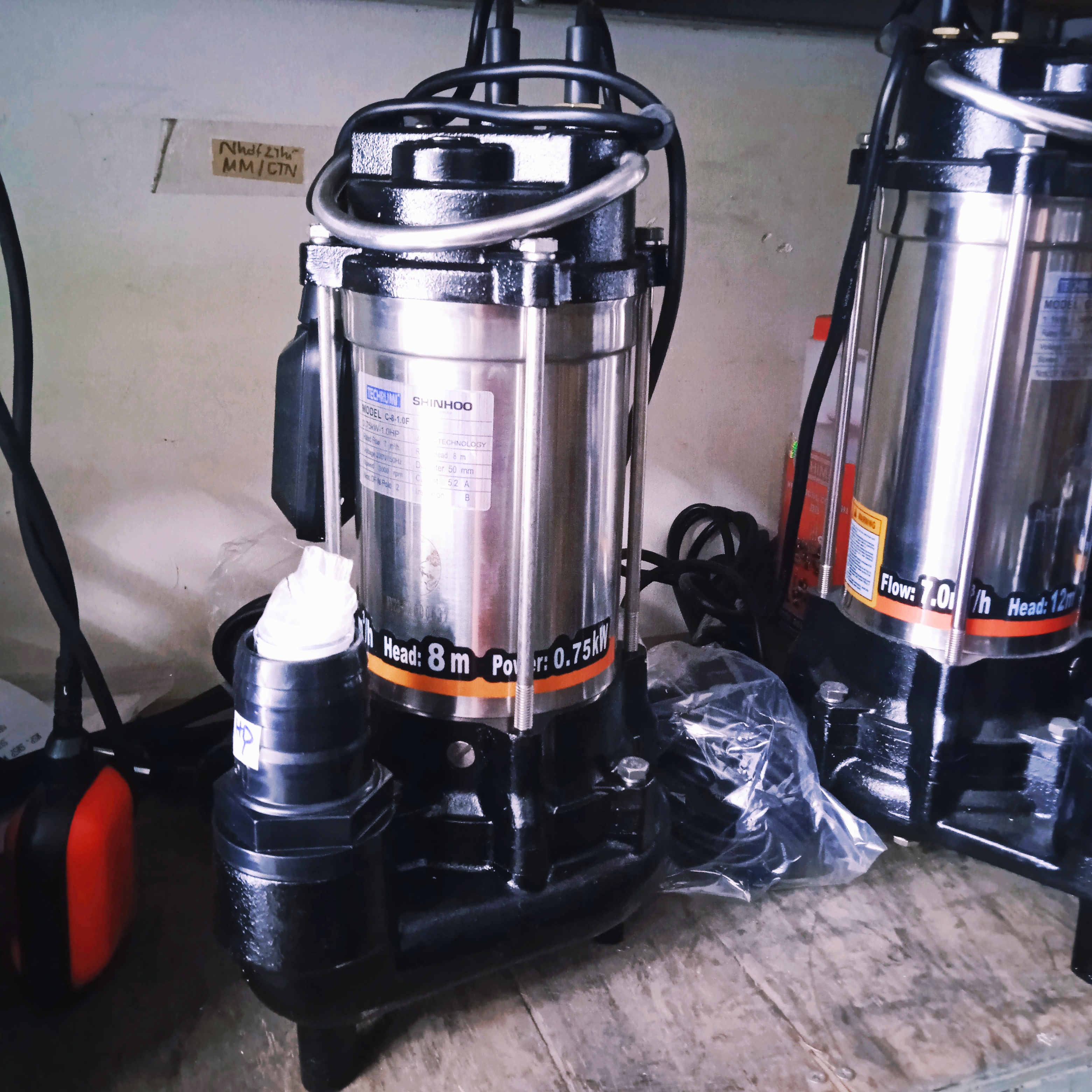 [HCM]Máy bơm nước thải thả chìm có cánh cắt  rác 1hp