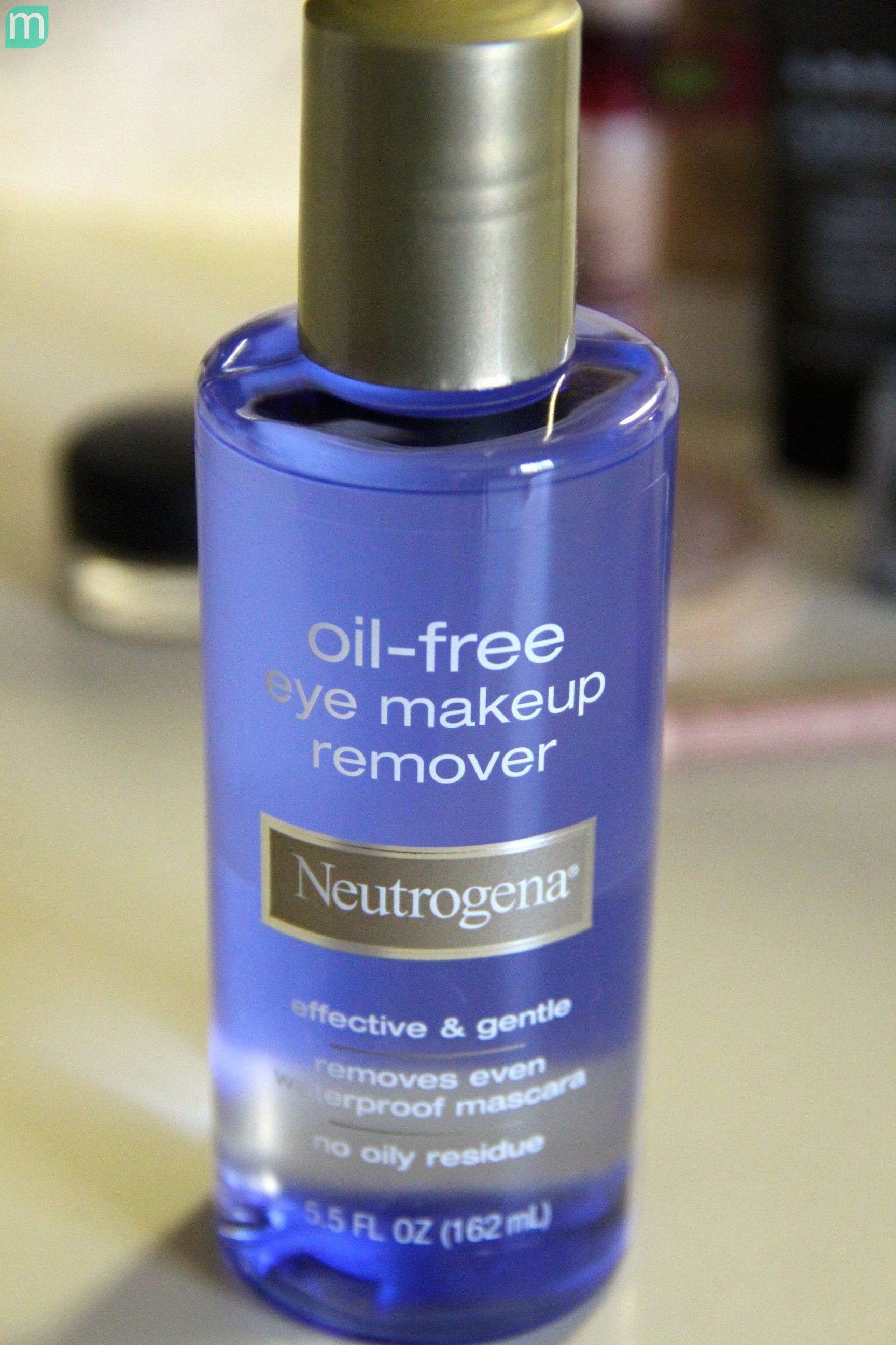 TẨY TRANG MẮT MÔI NEUTROGENA OIL FREE EYE MAKEUP REMOVE 162ML
