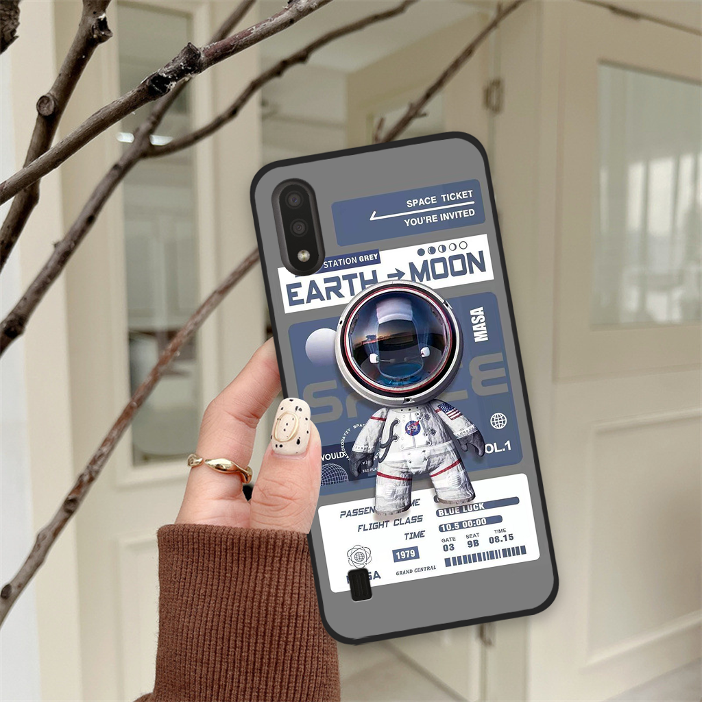 Ốp lưng Samsung Galaxy A01 / A02 phi hành gia astronaut 3D độc đáo