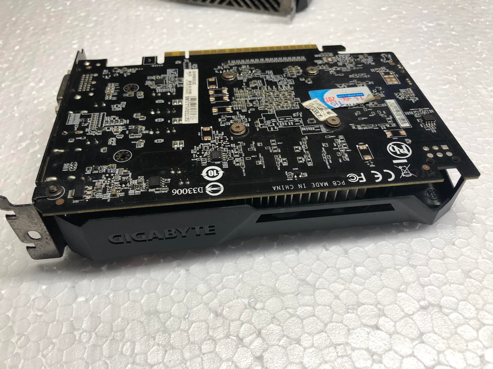 {SALE}Card màn hình VGA GIGA 1050TI 4G đã test kĩ