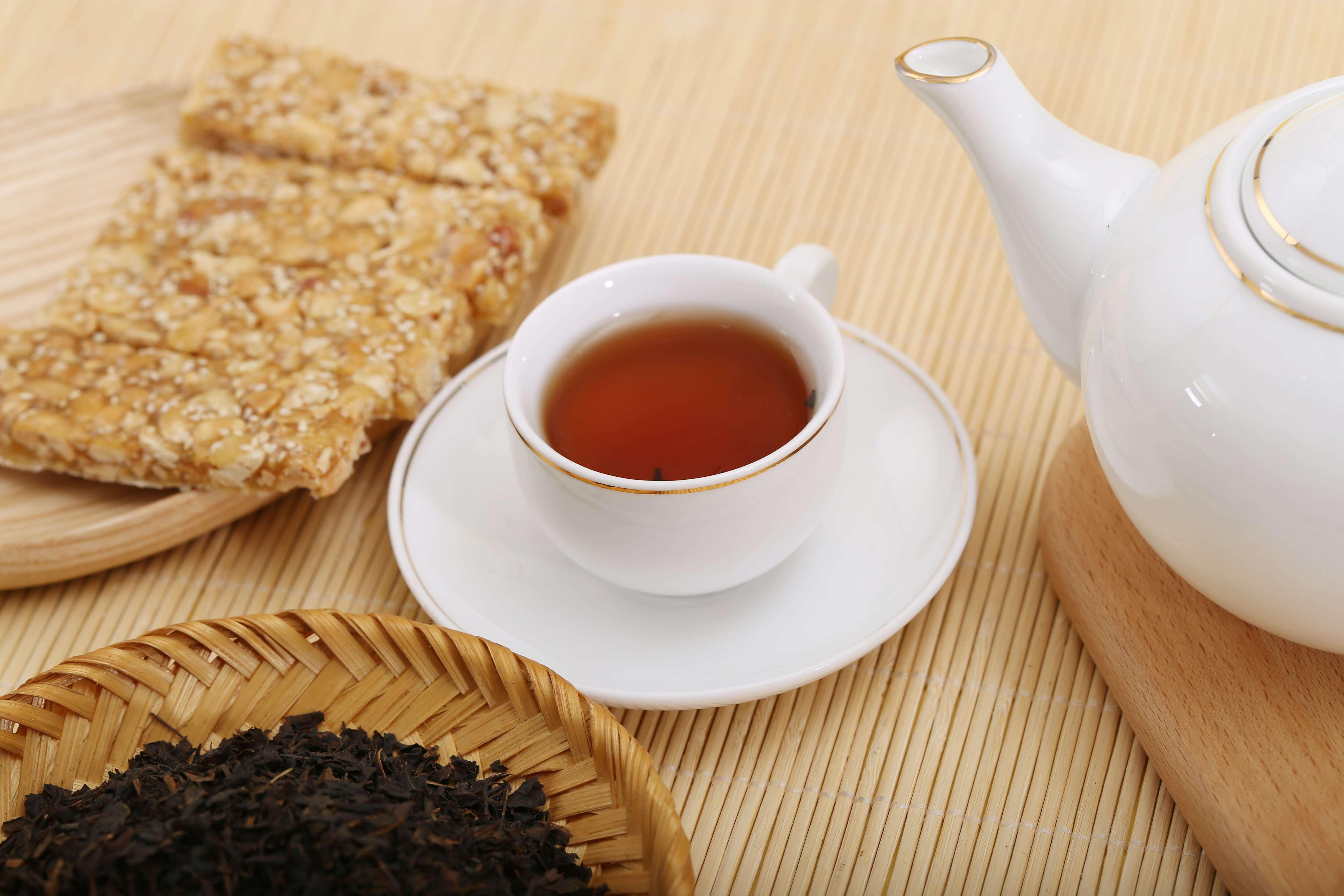 TRÀ ĐEN (Hồng trà) cao cấp Mộc Châu 100g (nhãn vàng) - The Lover Tea