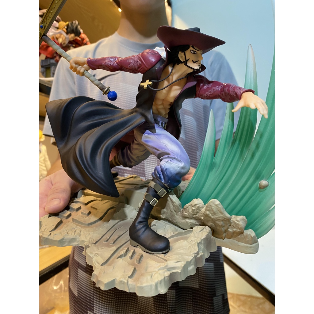 Mô Hình Mihawk Chém Băng Onepiece - Mô Hình Figure Onepiece