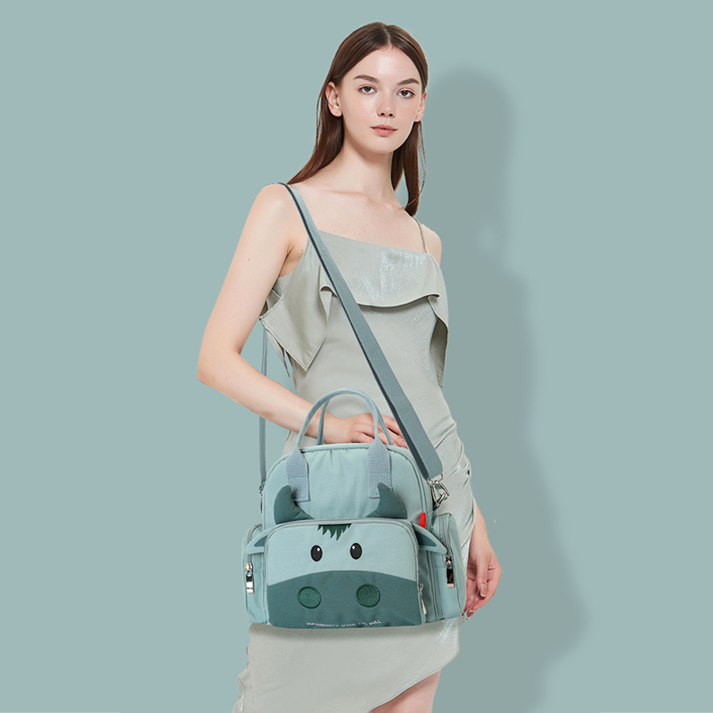Balo bỉm sữa thời trang đựng cả thế giới của bé