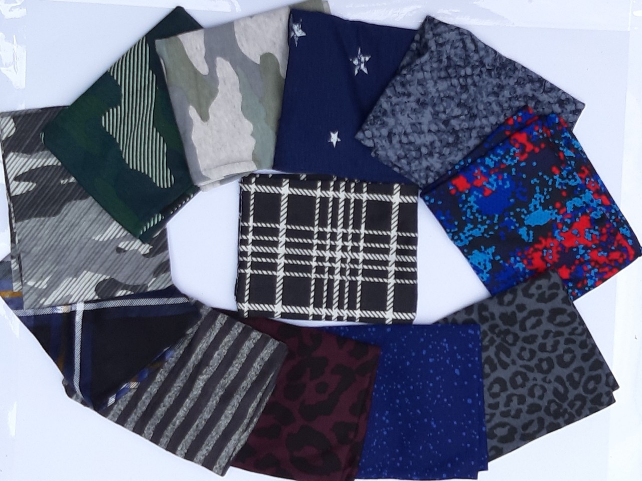 [HCM] Multi-purpose towel for backpacking, thick fabric, dustproof mask (Random color delivery)