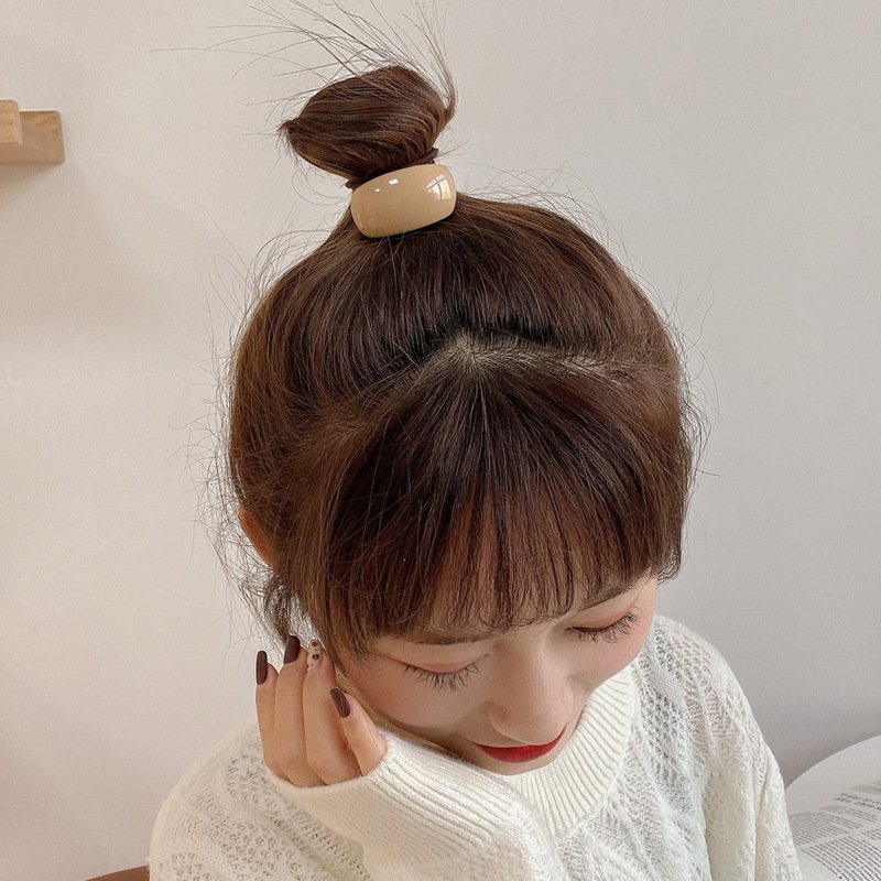 CỘT TÓC KHUYẾ BẦU ĐƠN GIẢN NHƯNG THANH LỊCH