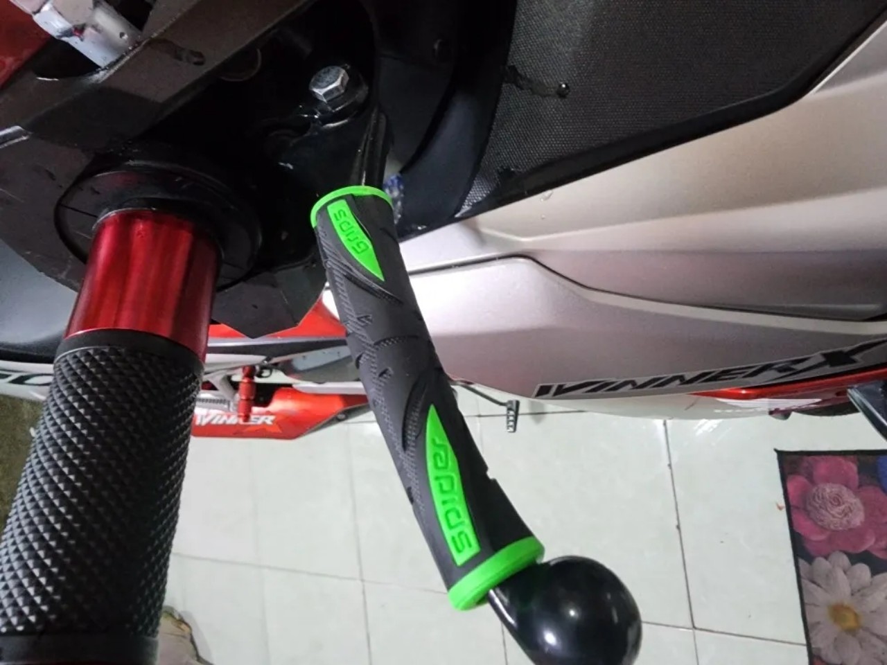 Nhung bọc tay thắng xe máy SPIDER ( SL: 1 cặp )