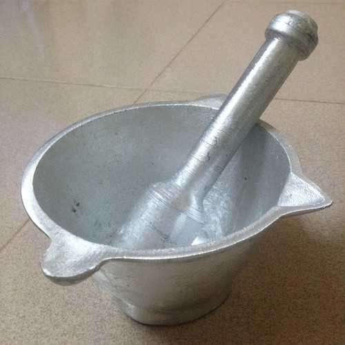Bộ cối chày nhôm dày dặn