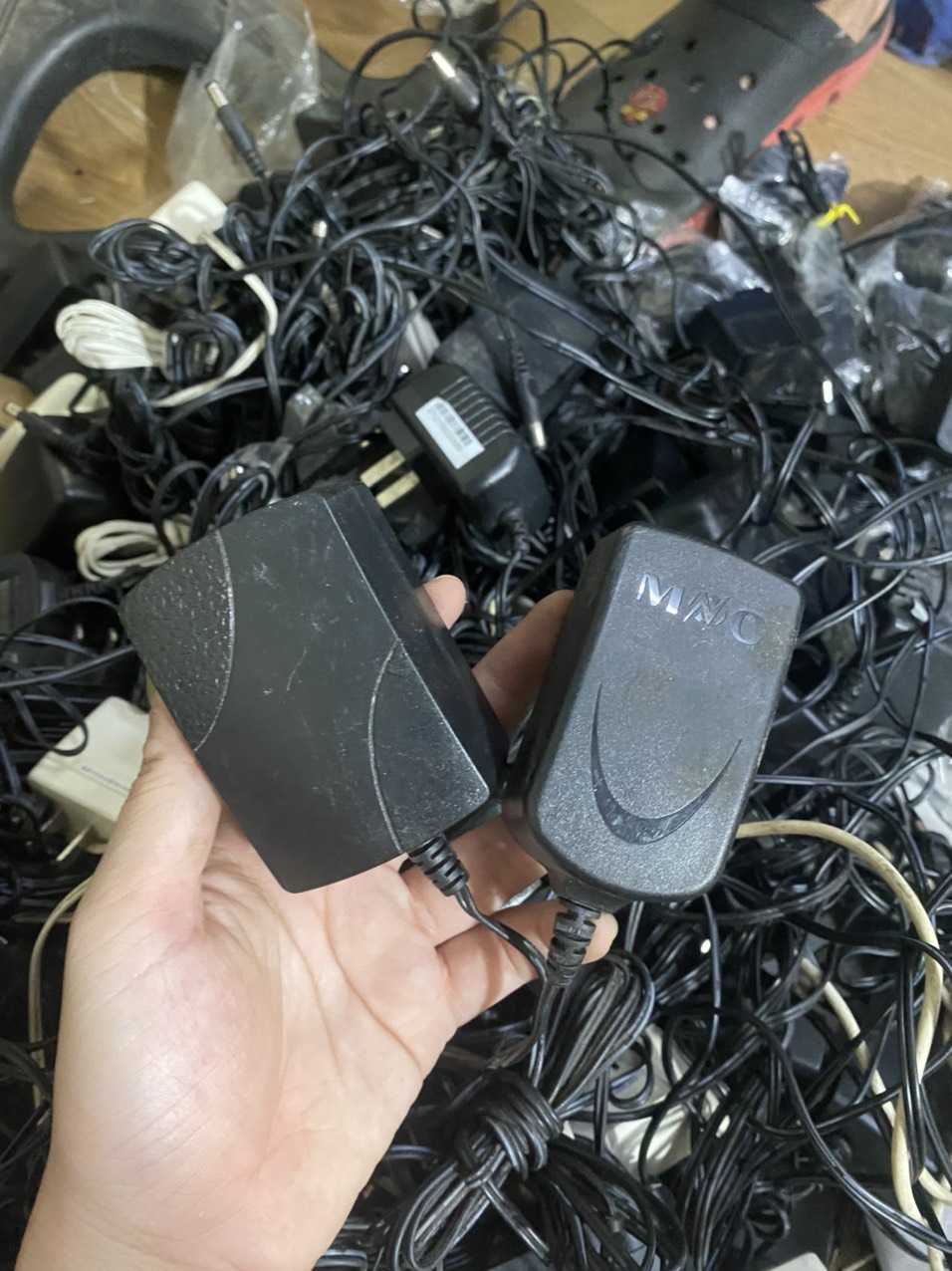 Nguồn Adapter 12V 1A củ sạc