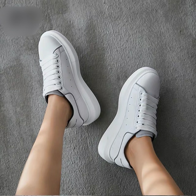 [Giảm tới 30K đơn 99K]Giày thể thao Nam và Nữ phản quang  MCQEN