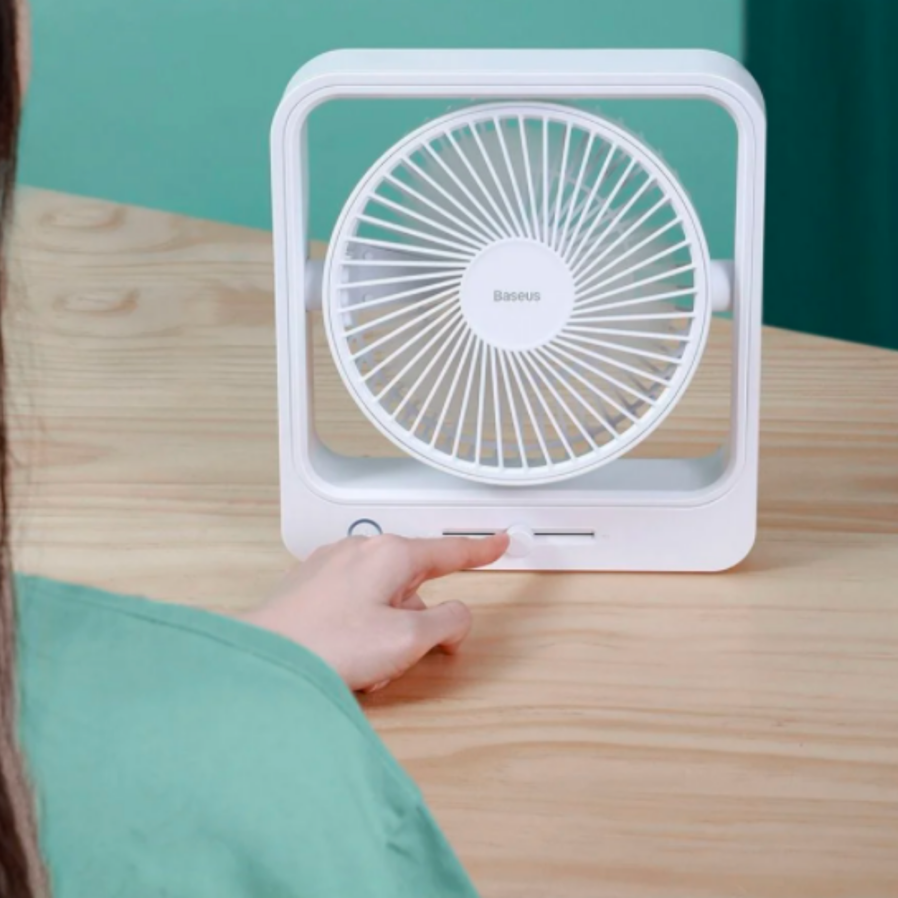 Quạt mini Pin sạc Baseus Cube Shaking Fan (Pin sạc 5400mAh, 18h sử dụng , Xoay 60 độ, Điều chỉnh nhiều cấp tốc độ, Cực êm ) LV806-EU-WH