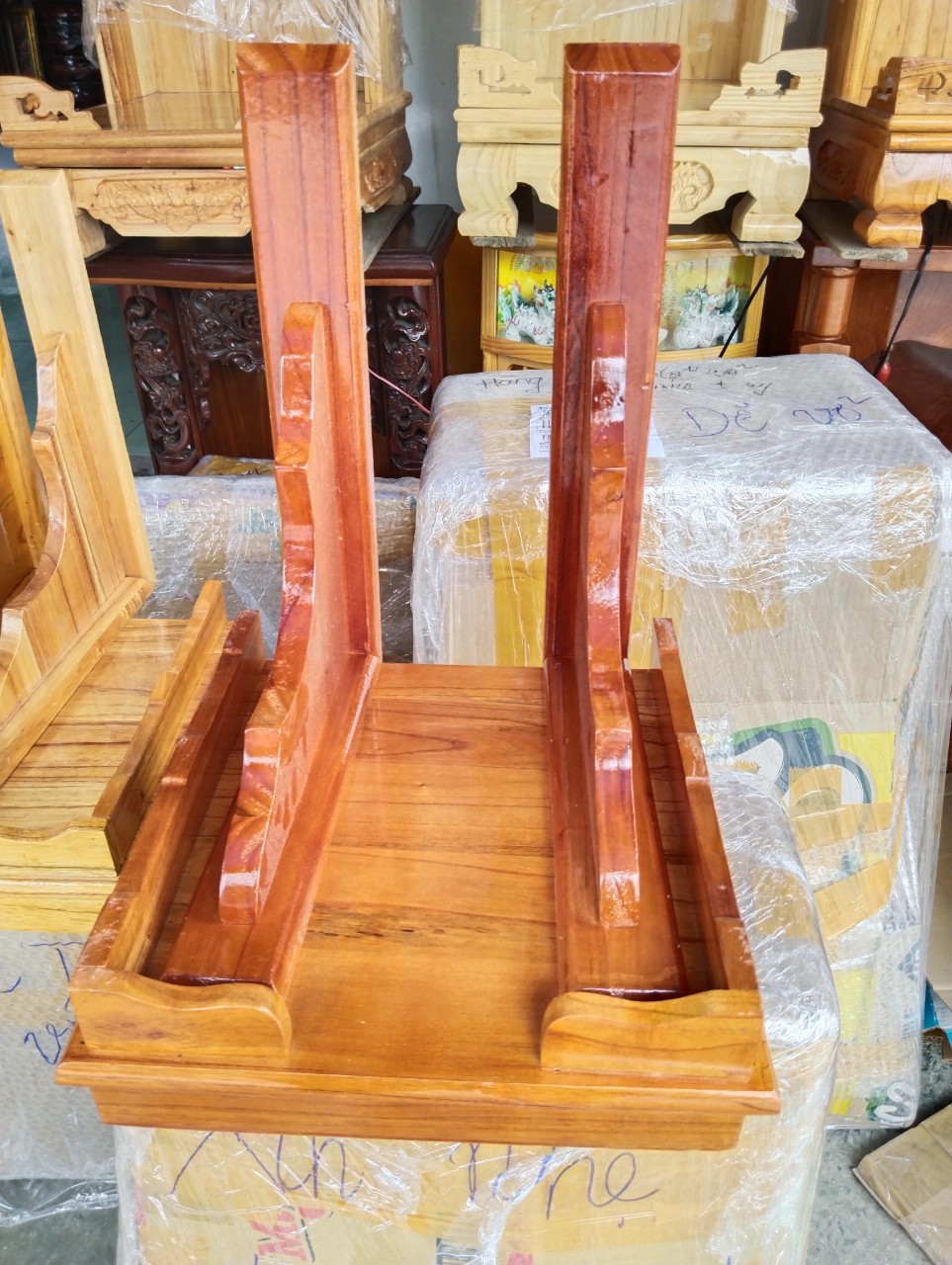 BÀN THỜ TREO TƯỜNG ĐƠN GIẢN XOAN ĐÀO