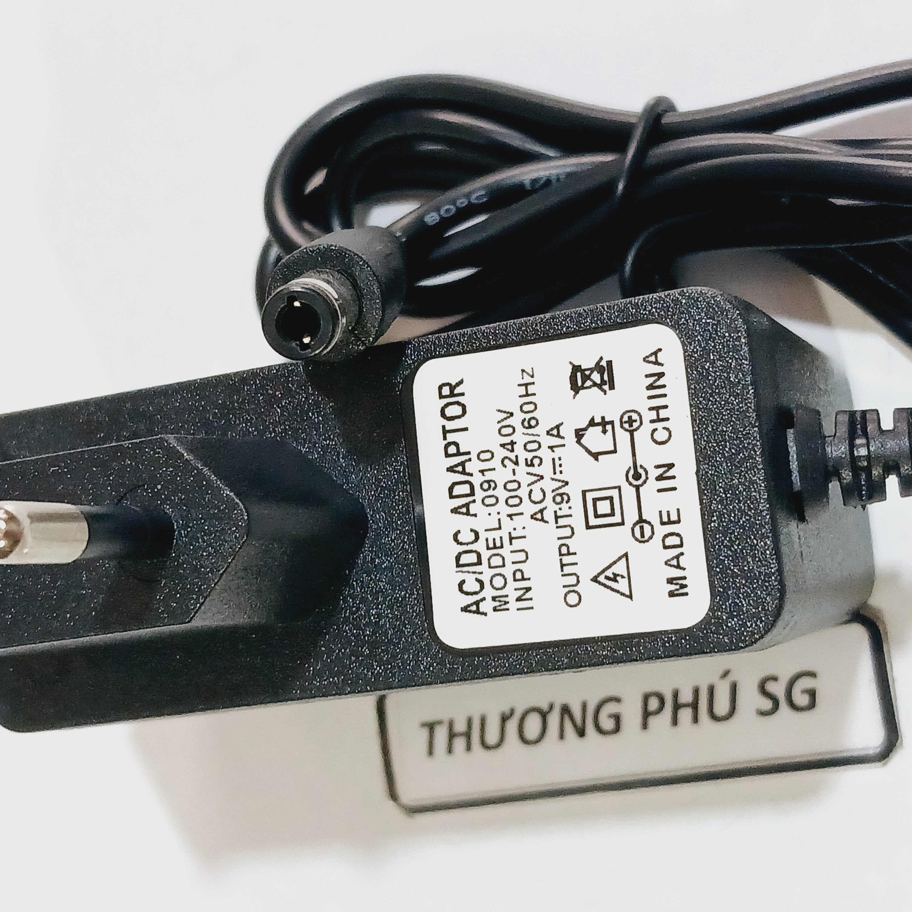 Adapter DC 9V - 1A / Đầu cắm 5.5mm x 2.1 -- 2.5mm (Cáp dài 1.5M)