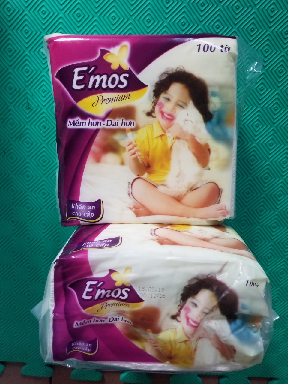 Khăn ăn Emos loại 100 tờ (combo 2 bịch)