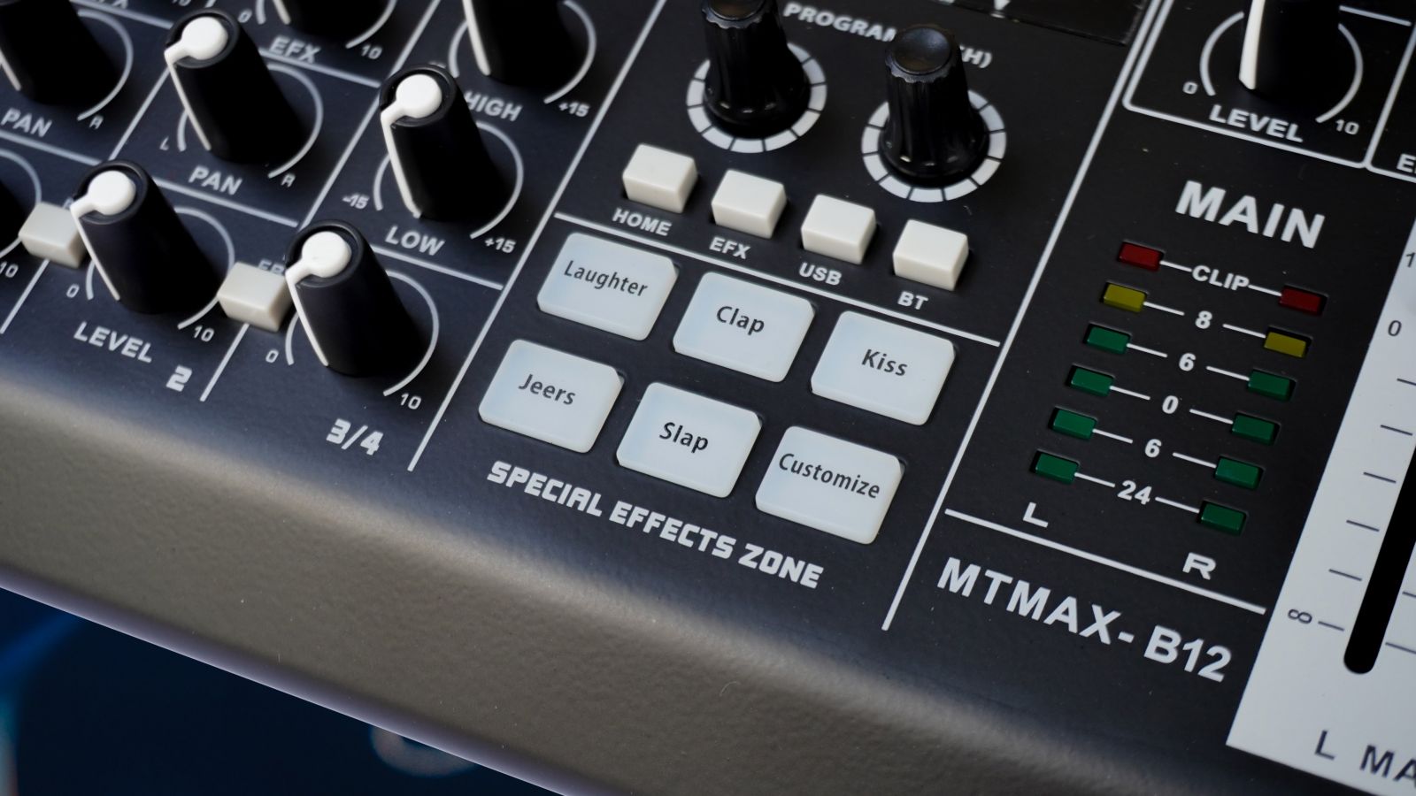 Bàn trộn âm thanh Mixer MTMax B12 - 4 kênh (3 mono, 1 stereo) -Có hiệu ứng âm thanh như sound card - 24 hiệu ứng vang số DSP có thể hiệu chỉnh sâu -Có Bluetooth, tích hợp nguồn 48V-Kết nối máy tính, điện thoại thu âm, livestream dễ dàng.