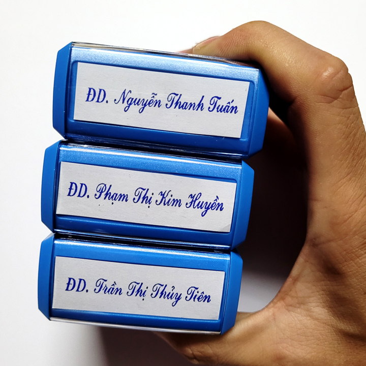 Khắc con dấu tên Bác Sĩ theo yêu cầu