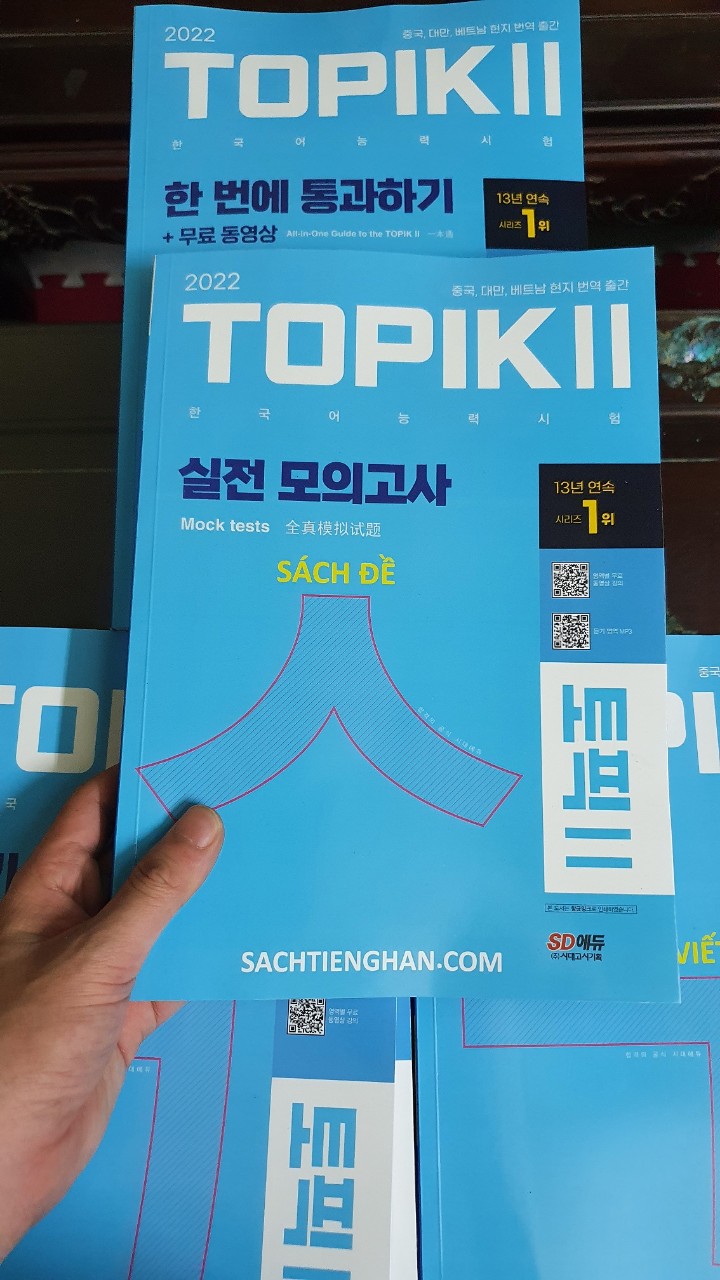 Topik Test 2022 (Có giải+ file nghe)