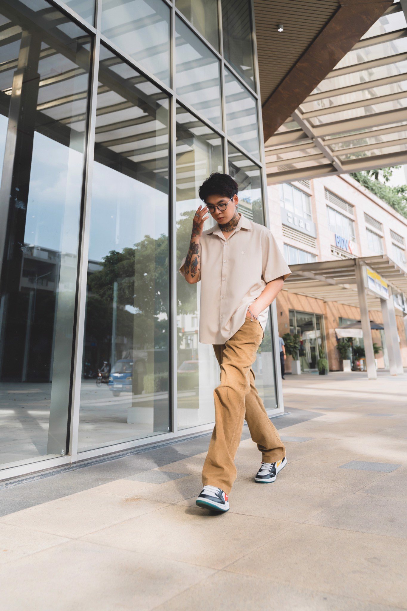 Grimm DC Áo New York shirt // Latte beige