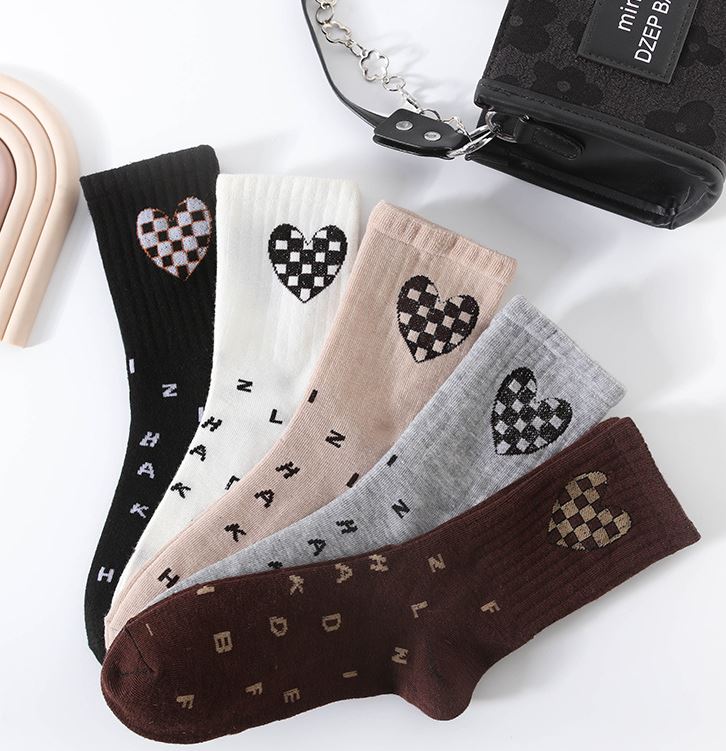 Set 5 Đôi Tất Vớ Nữ Cao Cổ Mix Trái Tim Caro