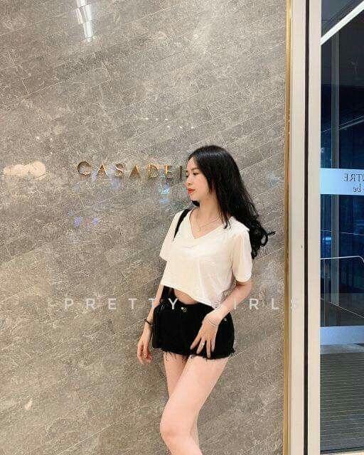áo crt fom rộng cổ tim