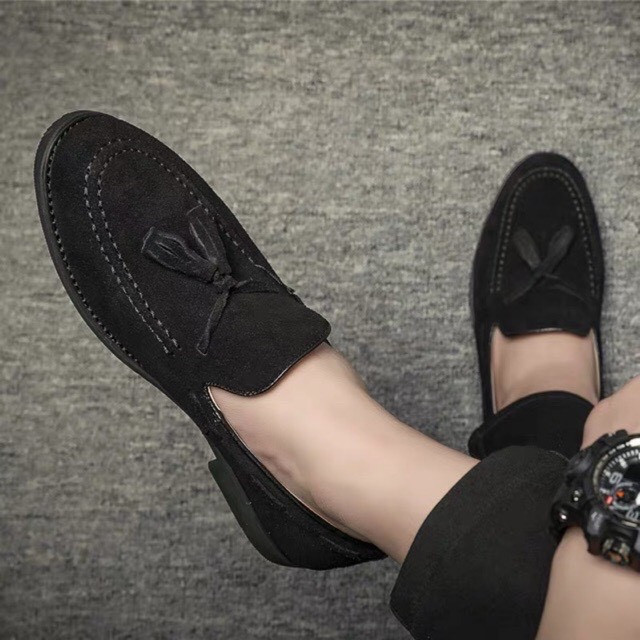 giày moca nam dáng lười đế bệt da lộn phối quần tây