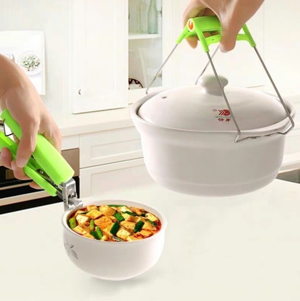 Cặp đôi dụng cụ gắp đồ nóng trong bếp