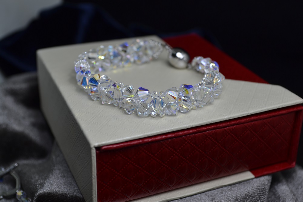 [Freeshipmax] Vòng tay pha lê Swarovski thoi 6li