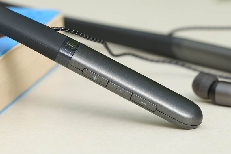 Tai nghe Bluetooth JBL LIVE200 Đen