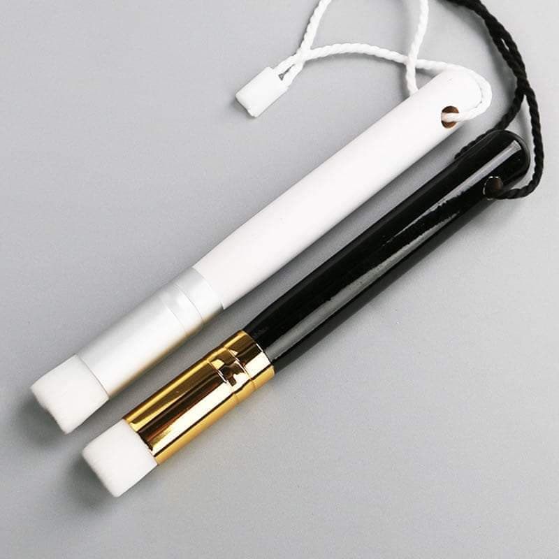 Combo 02 món gồm Nước vệ sinh rửa mi dạng bọt + chổi rửa mi