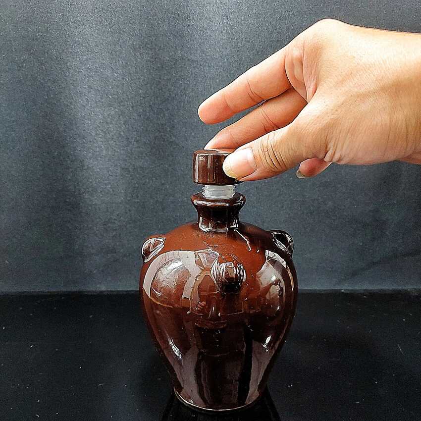 Nậm Đựng Rượu 500ML gốm sứ Bát Tràng mẫu quả lê màu nâu đỏ - Nậm Rượu Gốm Sứ - Bình Đựng Rượu Gốm Sứ (L3)
