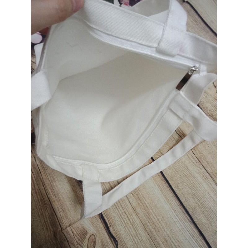 Túi Tote Vải Love Me(Vừa A4, Có Khóa Miệng Túi)