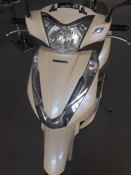 Sơn xịt xe máy Samurai H199 màu trắng kem