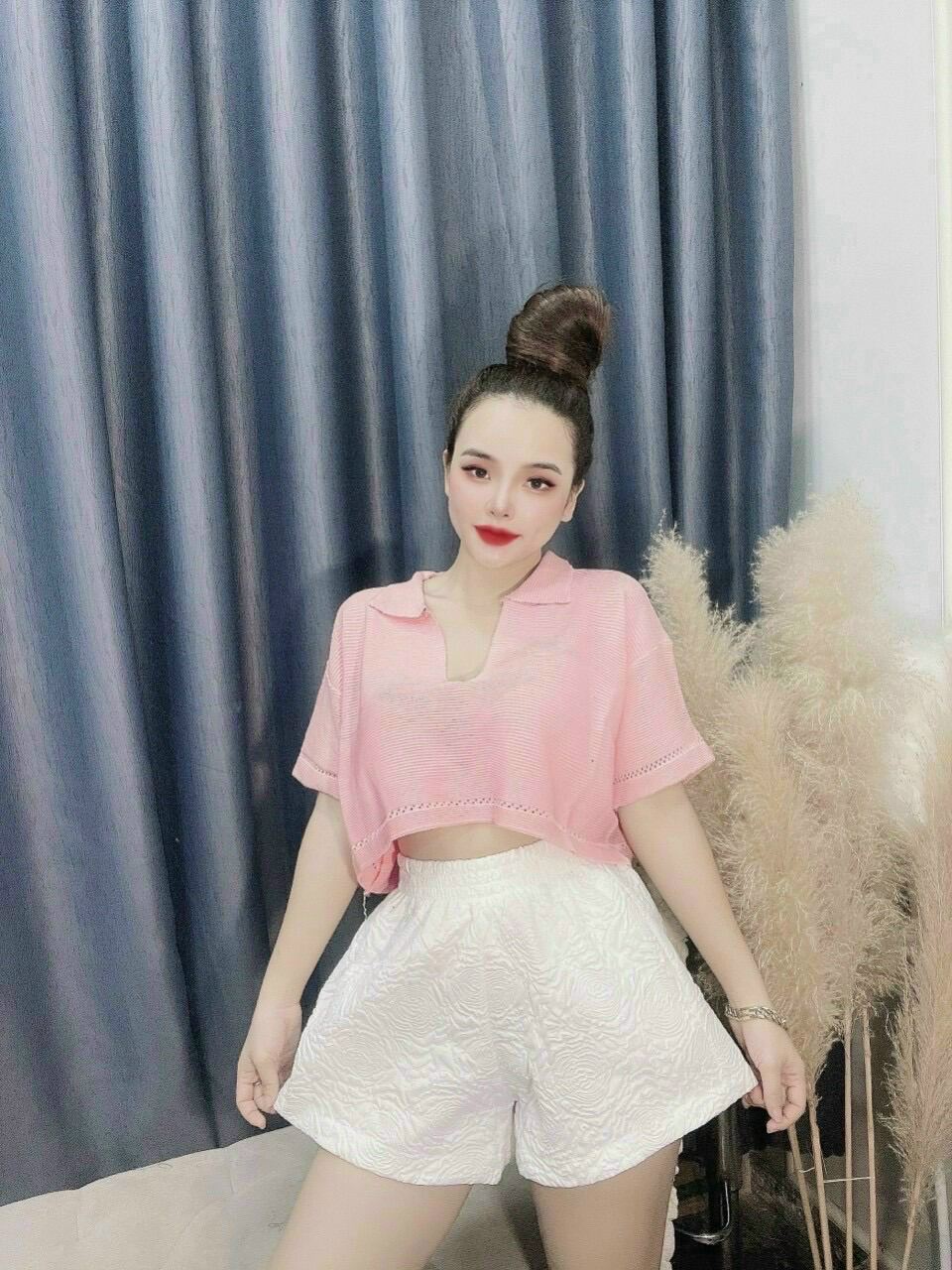 Áo croptop cổ bẻ trơn chữ U