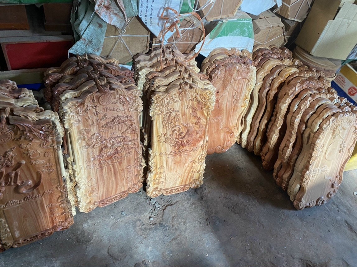 Đốc lịch gỗ treo tường chữ Phúc Dát Vàng