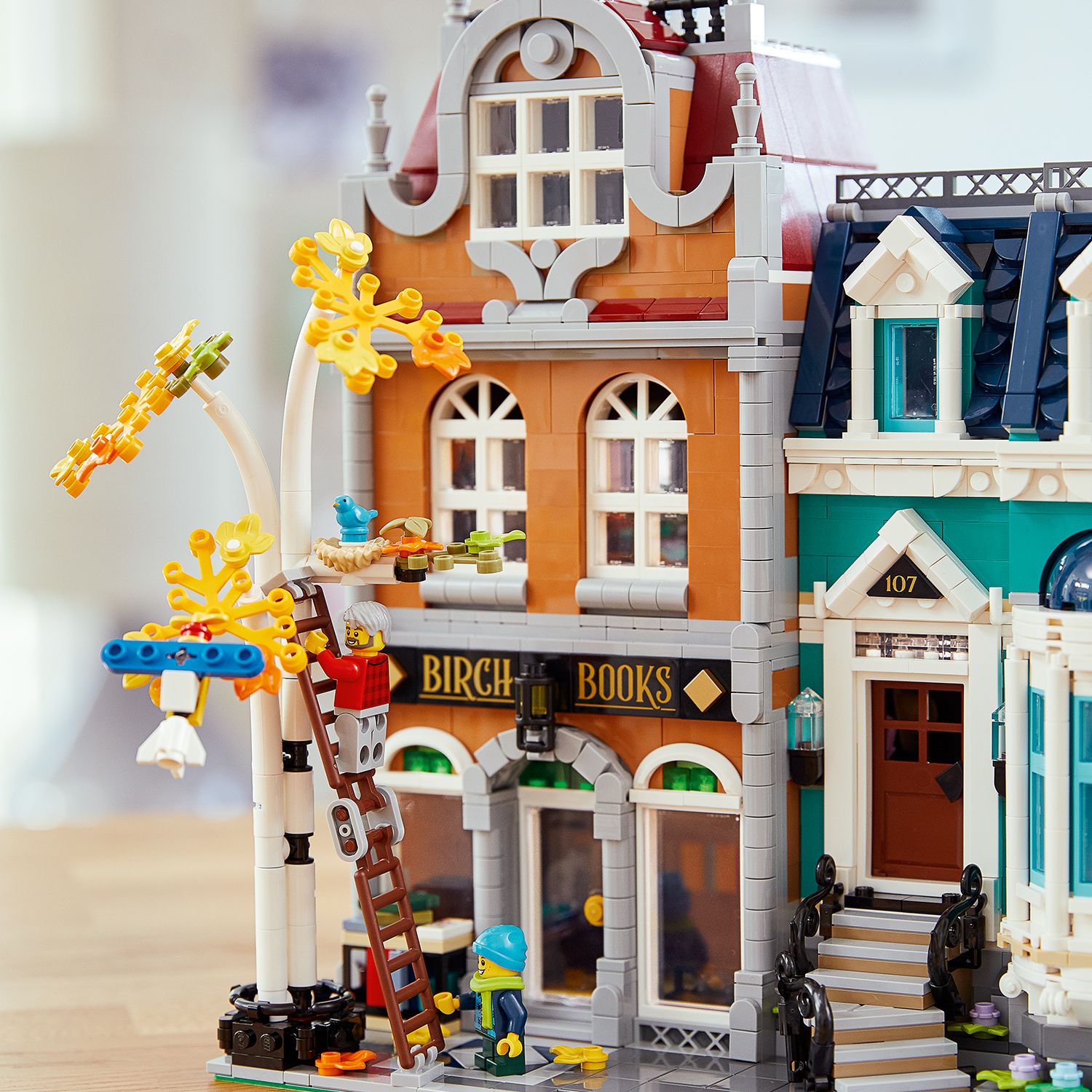 BỘ LEGO LẮP RÁP 10270 TIỆM SÁCH