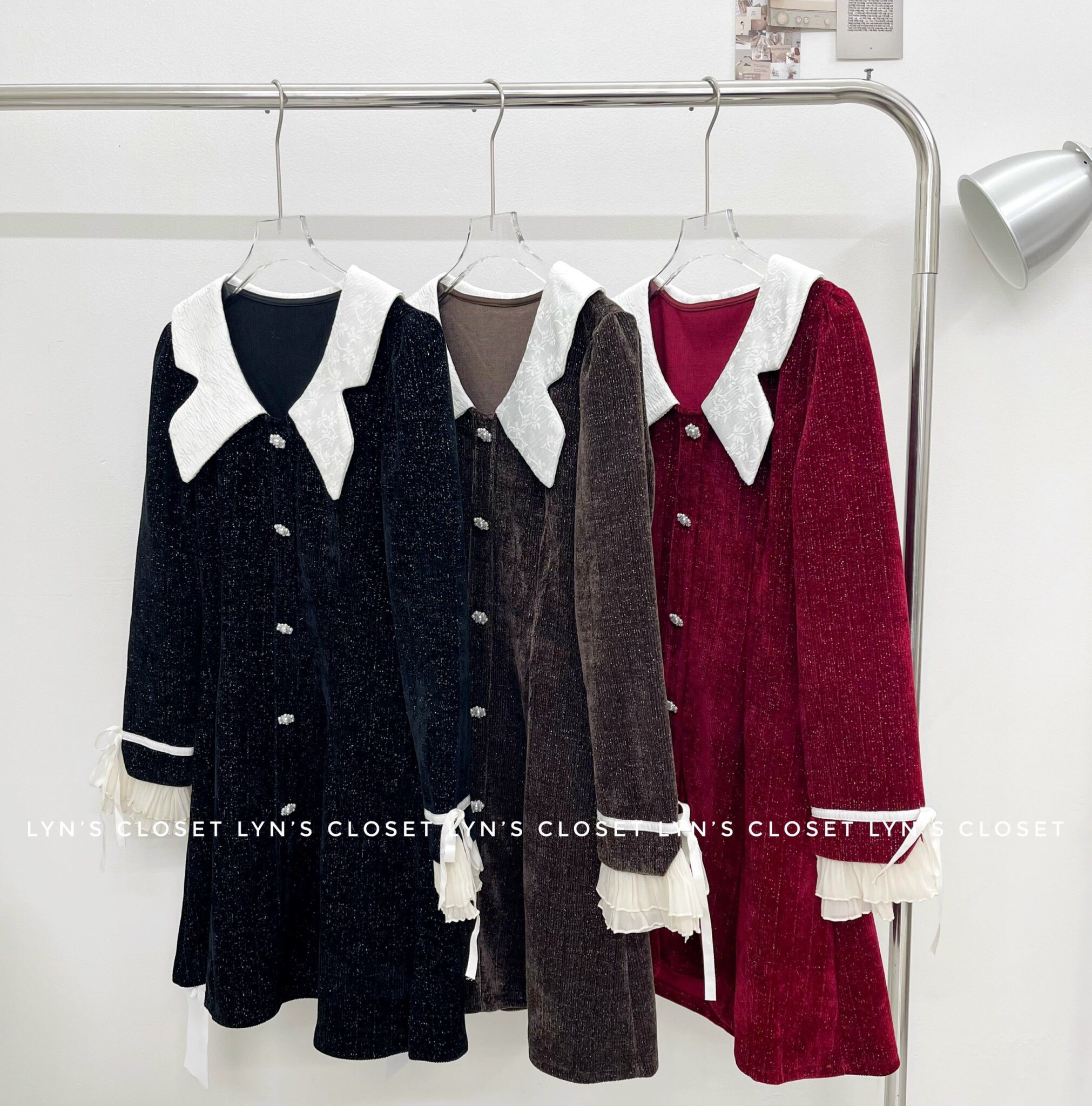 Đầm ticke nhung phối cổ trắng freesize - Lyn's Closet
