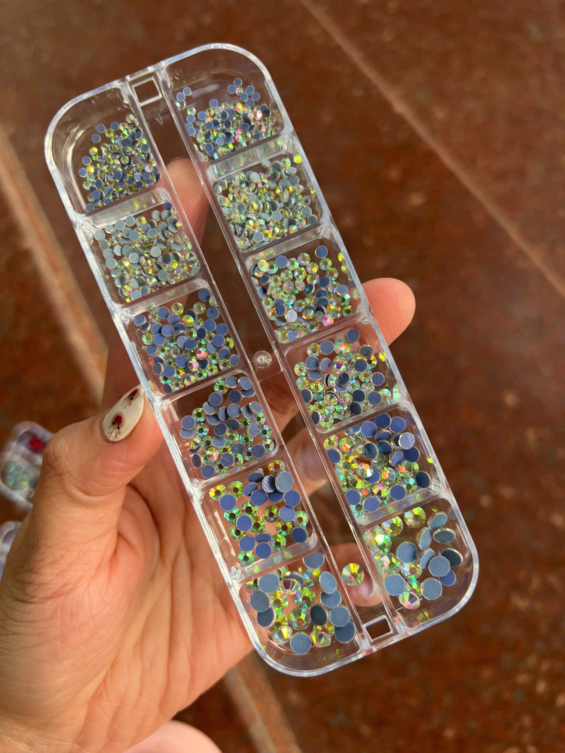 [GIÁ TỐT] Đá Chân Keo Khay 1440 Viên Mix Size