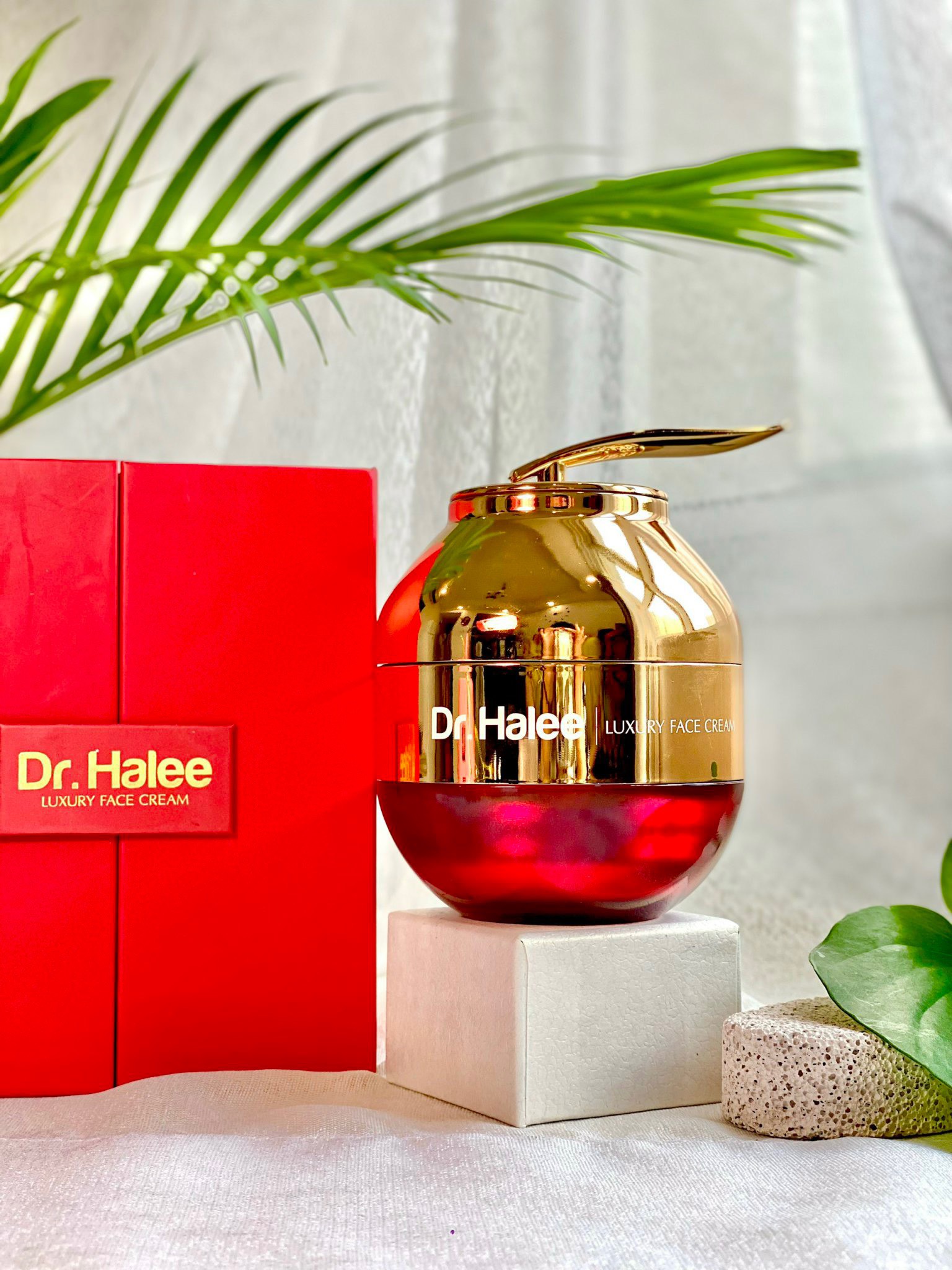 Kem Face Ruby Lựu Đỏ Dr.Halee Dưỡng Trắng Da Ngày & Đêm 50g